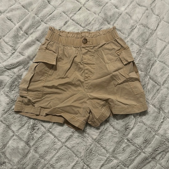 High rise tan cargo shorts - Picture 1 of 2